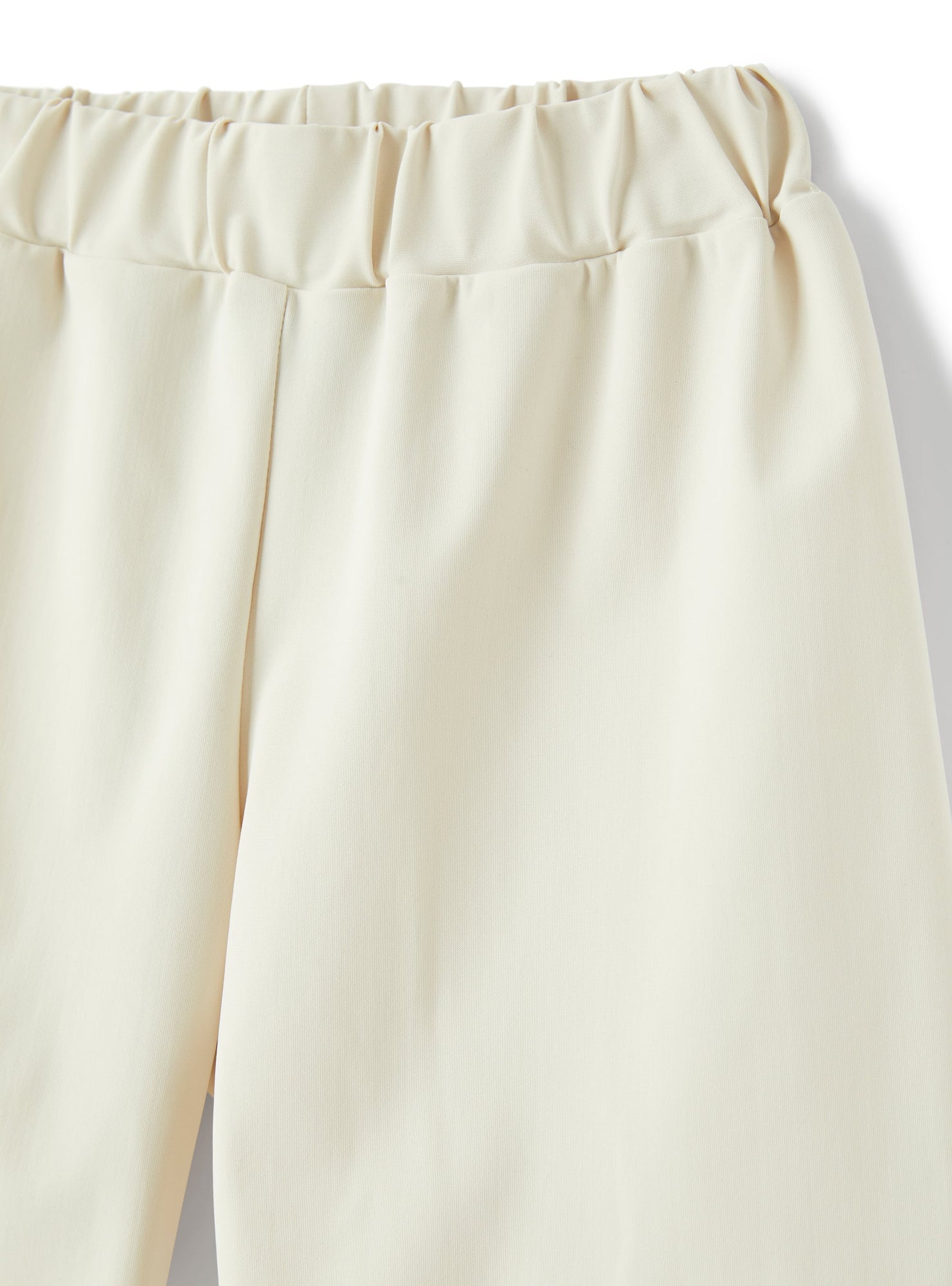 Bermuda Shorts in An Sensitive Fabrics Material | Edelweiss
