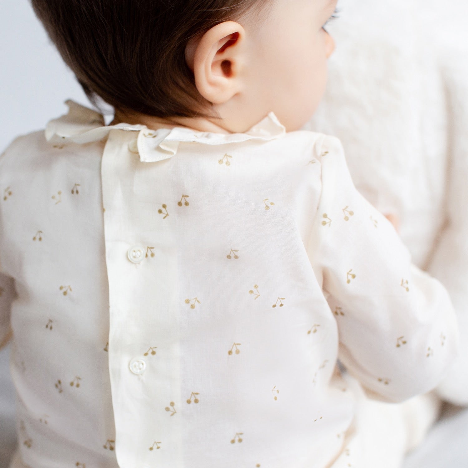 Girl | Ganiti Blouse | Gold
