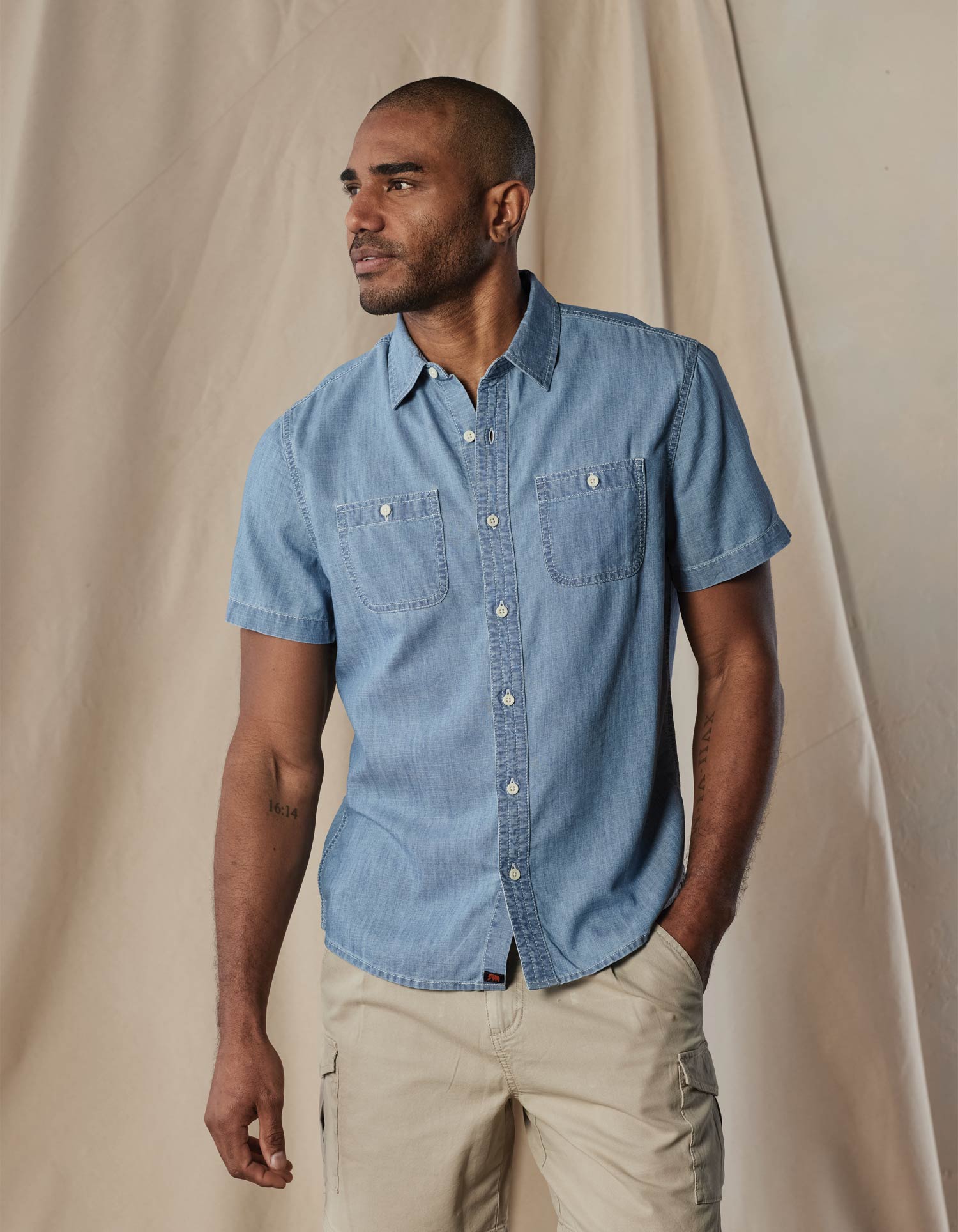 Men | Chambray Short Sleeve Button Up | Medium Wash