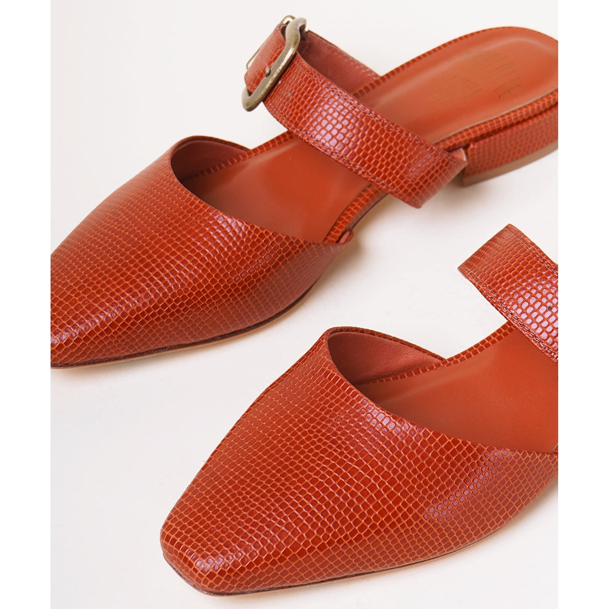 Pam Embossed Leather Slide | Tejus Sienna