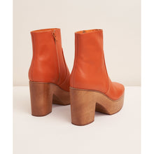 Paz Clog Boot | Clay