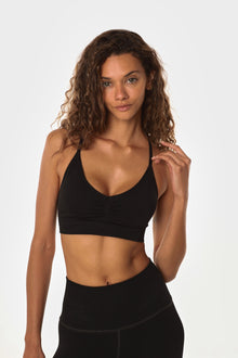 Love & Sports | Eva Seamless Sports Bra | Black