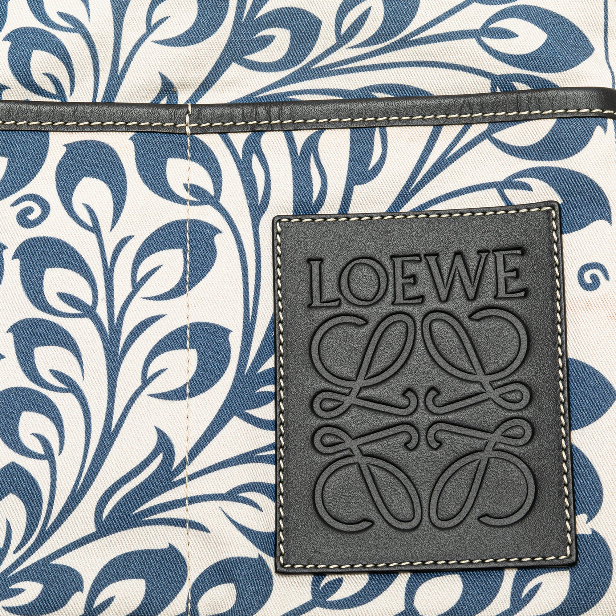 Loewe | Pre-Owned Anagram Canvas Drawstring Crossbody | White