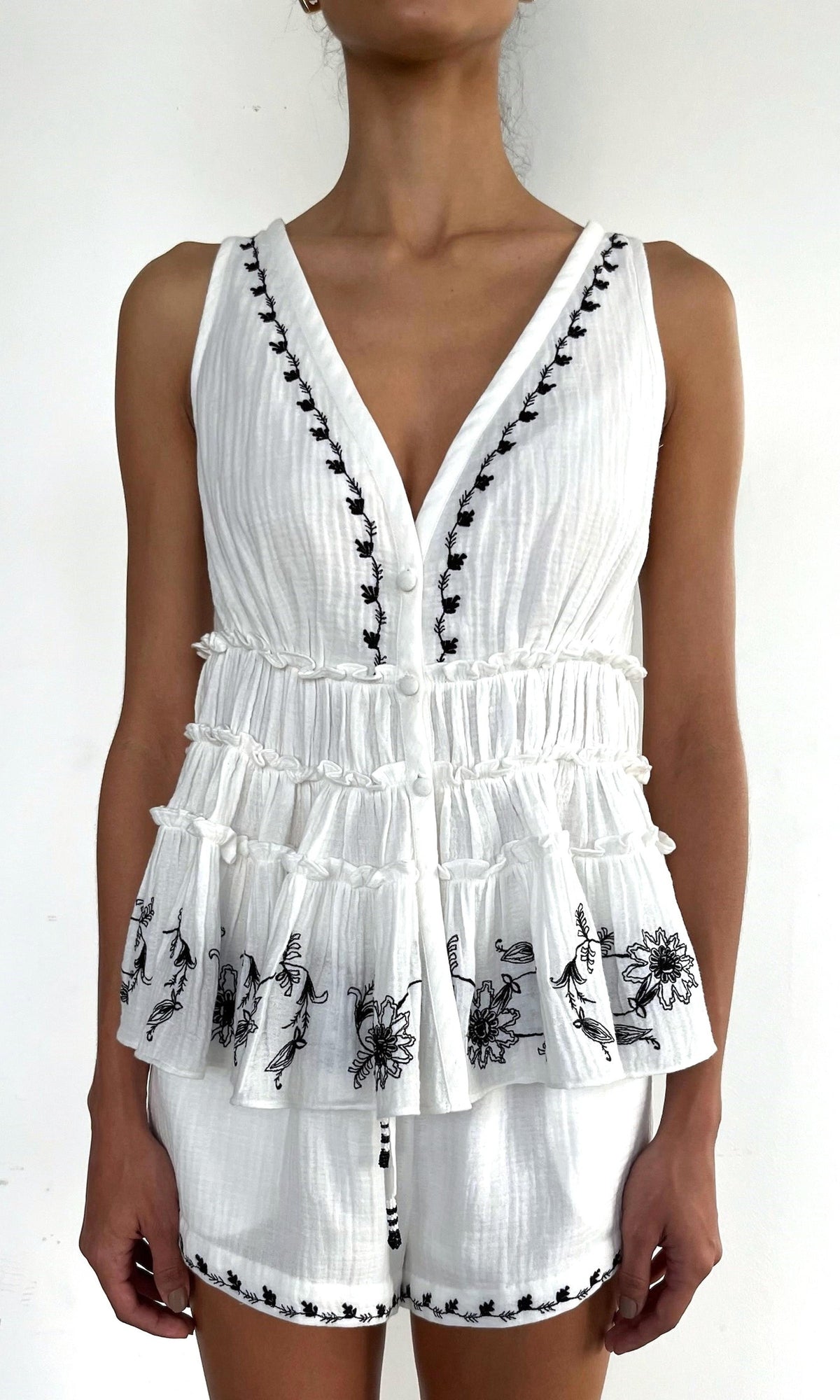 Womens | Jaci Cotton Double Cloth Gauze Neck Tiered Top | Black/White