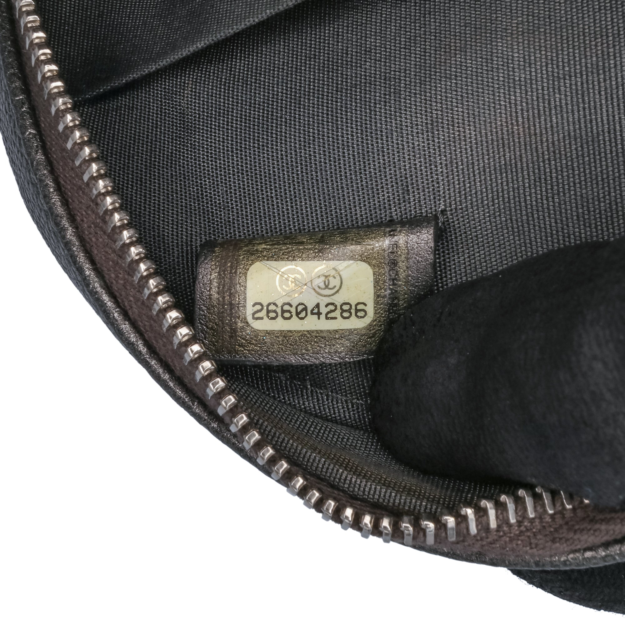 Chanel | Pre-Owned Metallic Caviar CC Filigree Round Clutch with Chain | Black