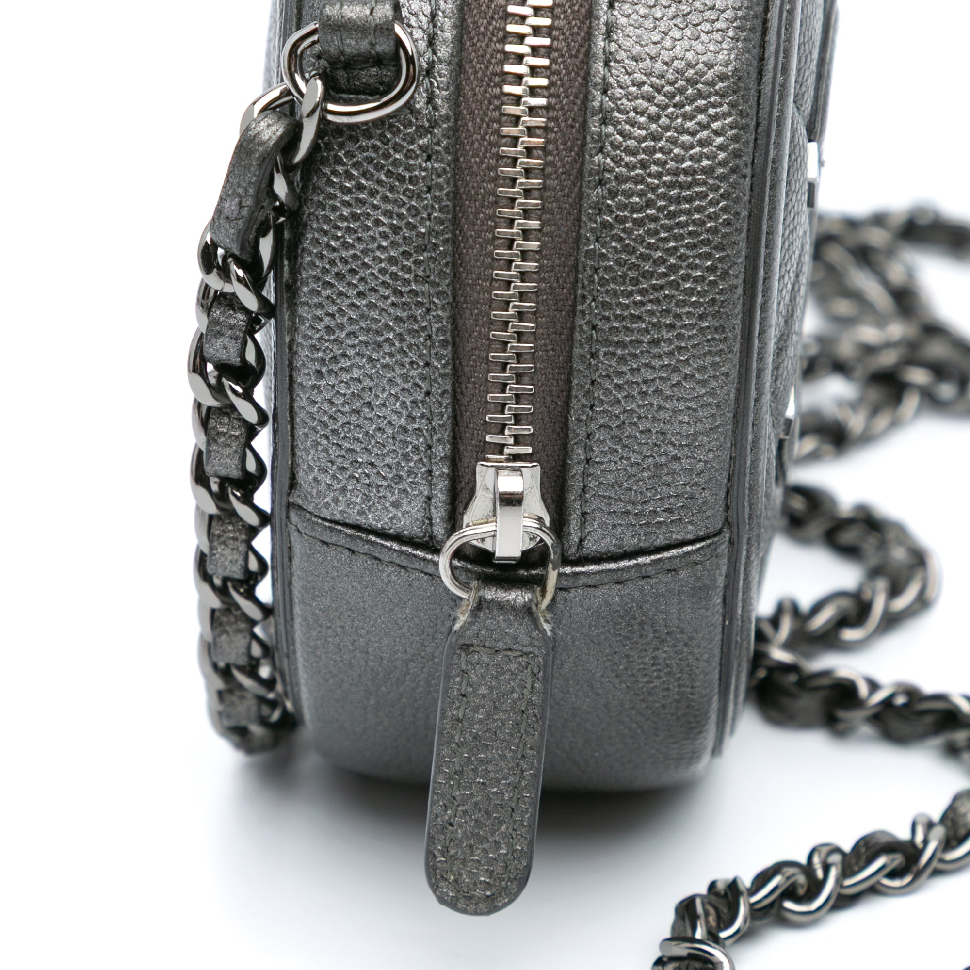 Chanel | Pre-Owned Metallic Caviar CC Filigree Round Clutch with Chain | Black