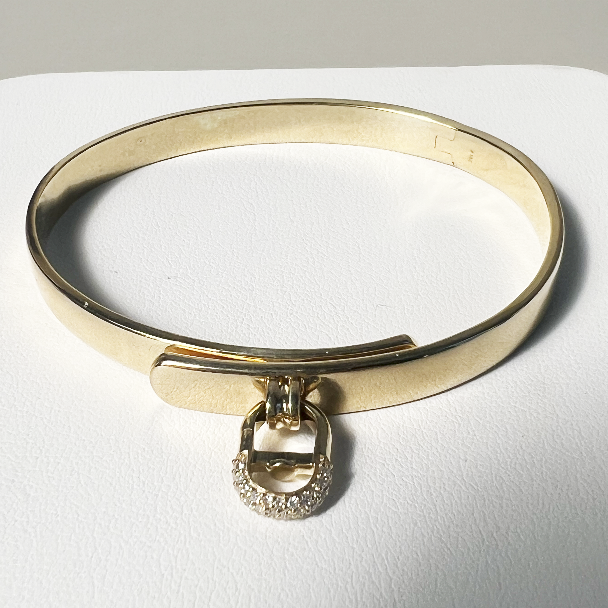 Nautical Summer Lock Bangle - V1 | 14K Yellow Gold | 0.14 CTW (Approx) White Diamond