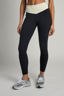 Year of Ours | Ribbed Two Tone Dip Legging | Black/White