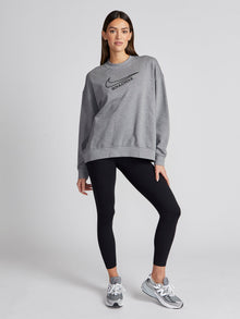 Nike | Graphic Crewneck | Carbon Heather/Black