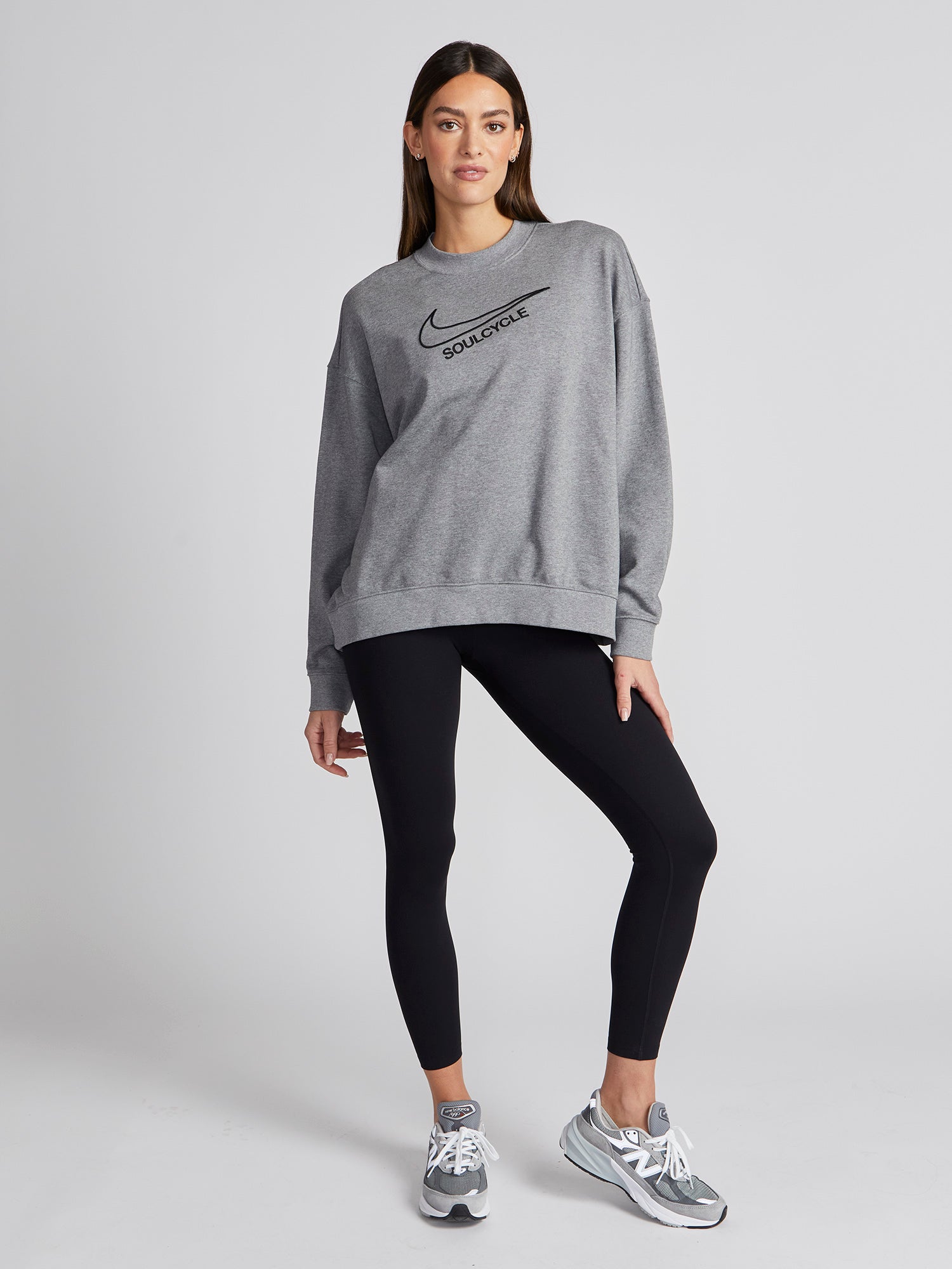 Nike | Graphic Crewneck | Carbon Heather/Black