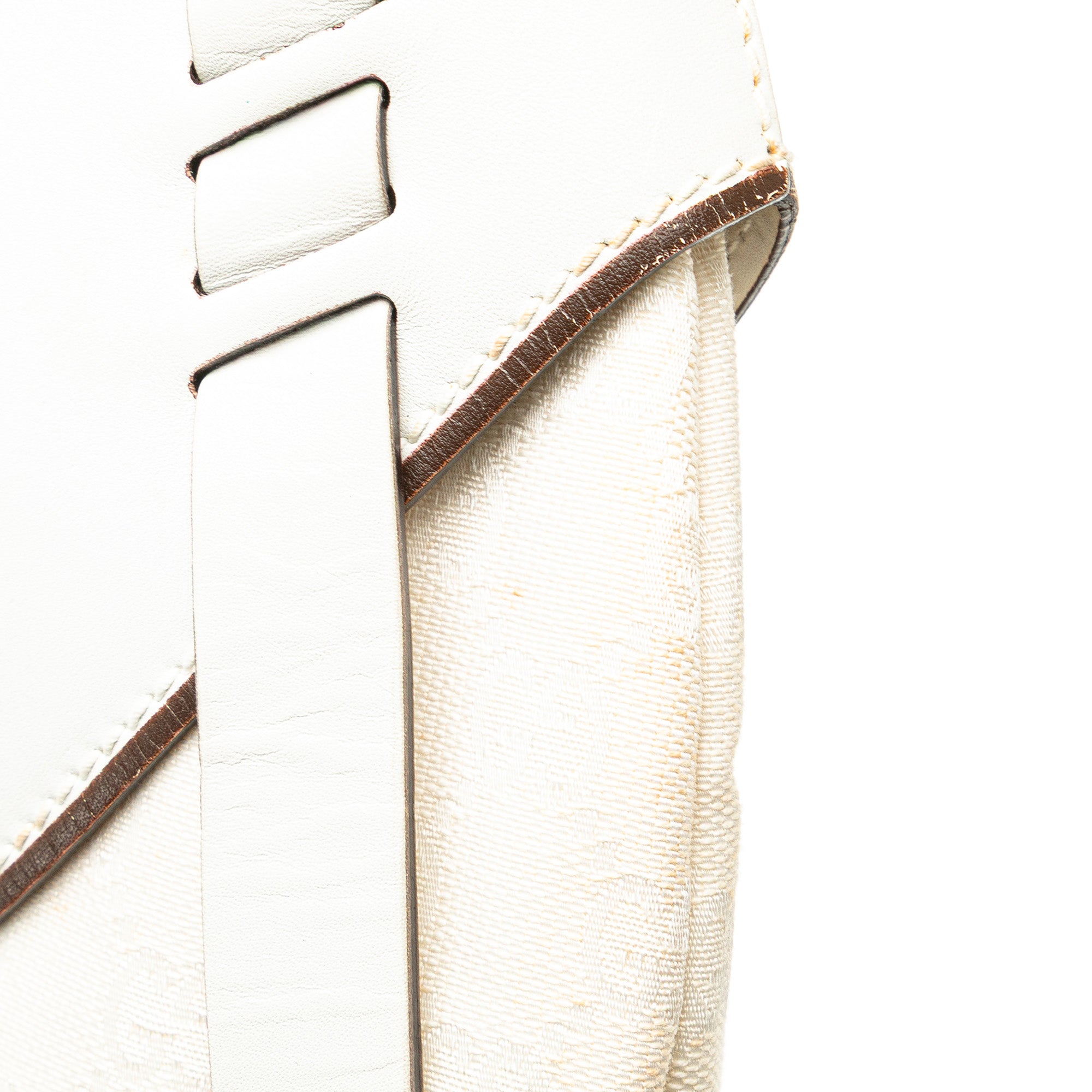 Gucci | Pre-Owned GG Canvas Hobo | White