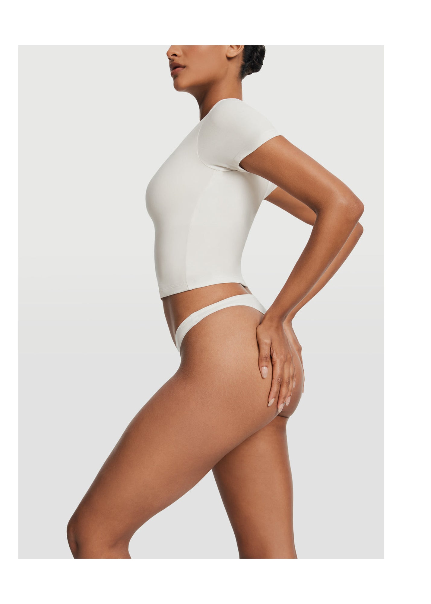 Seamless Thong Panty | White
