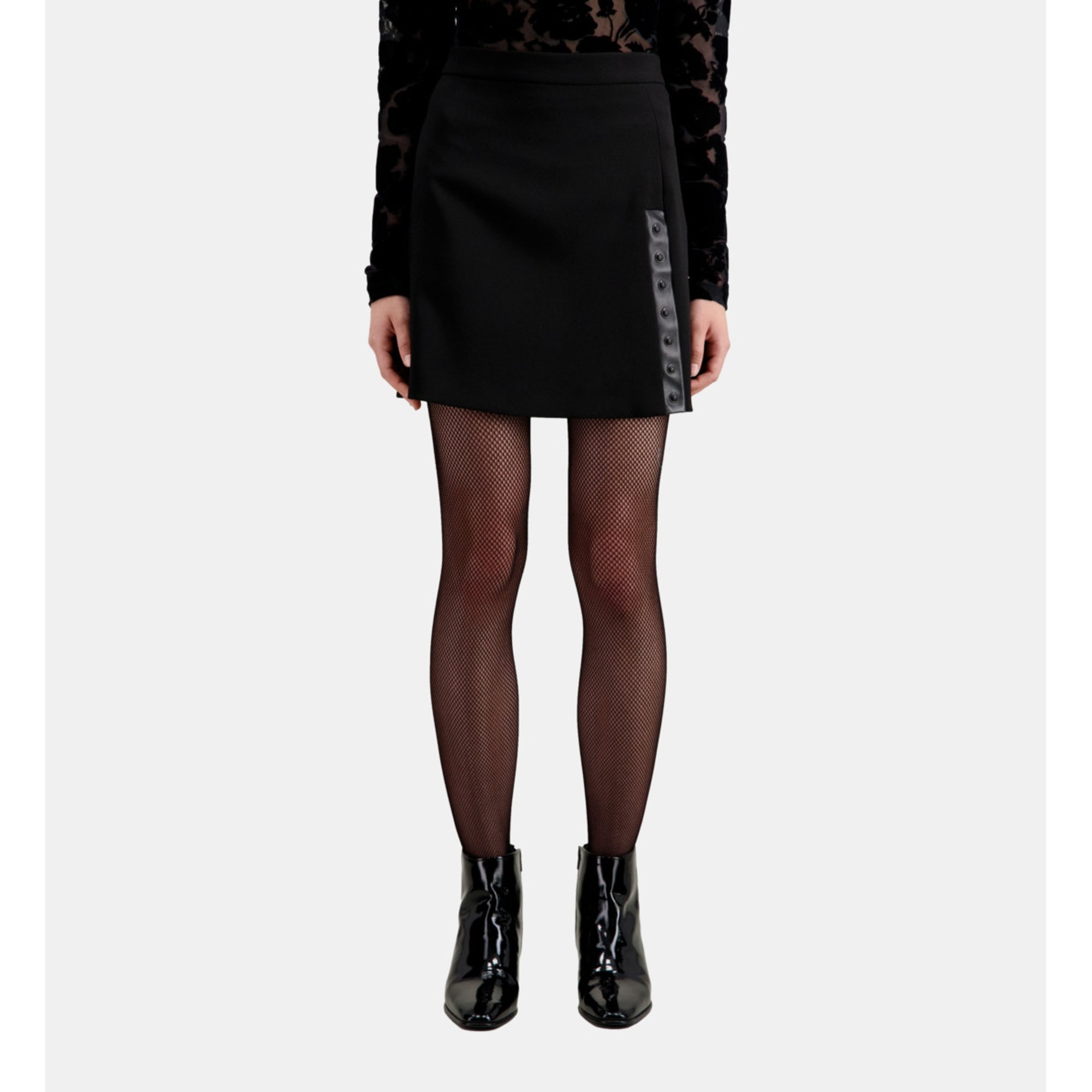 Short Crepe Skirt | Women | Black