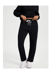 Soft Straight-Leg Sweatpants | Black