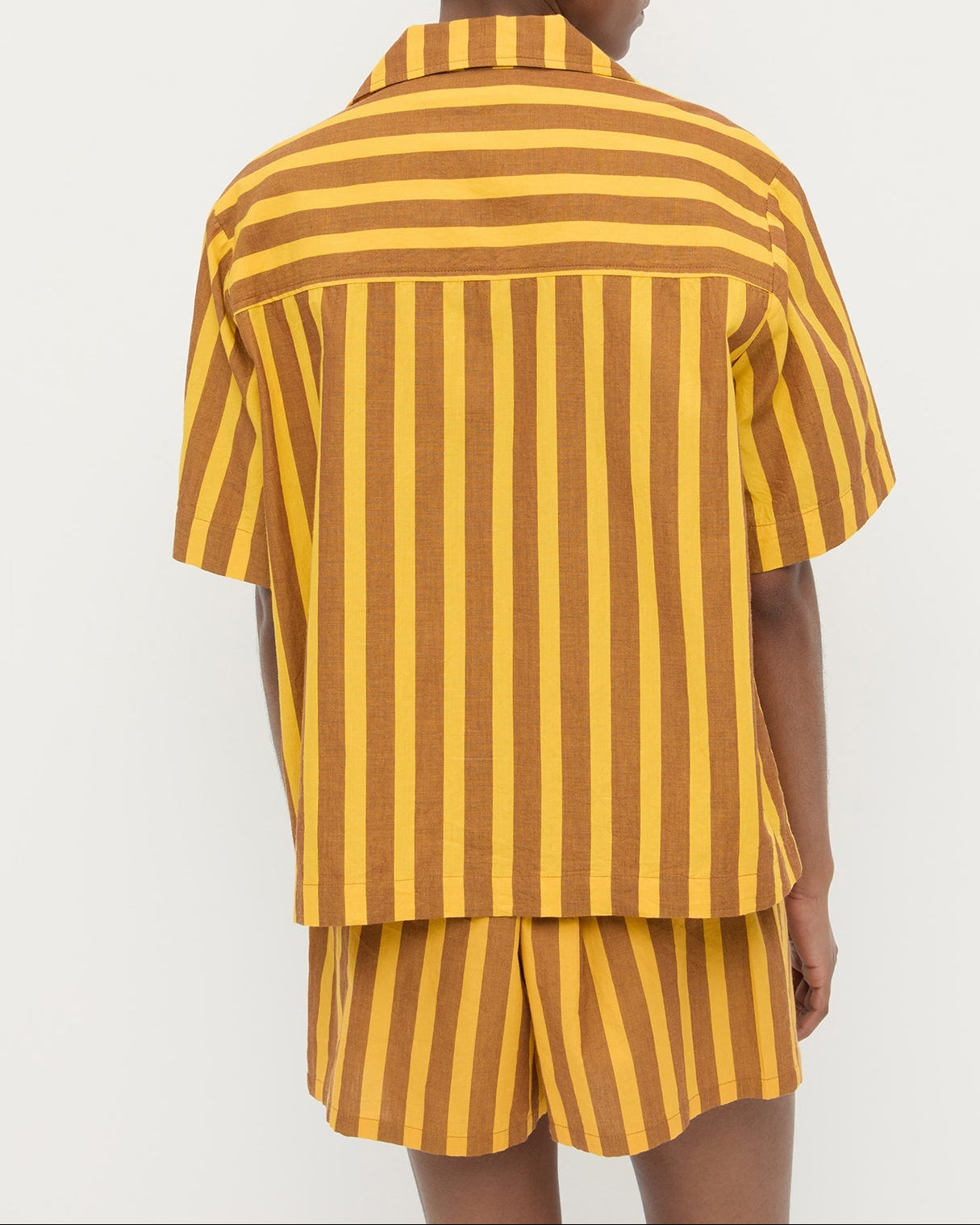 Color: Brown/Butter