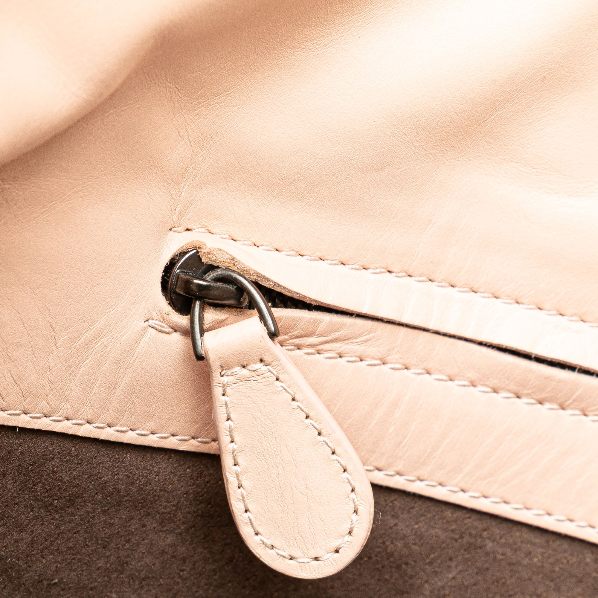 Bottega Veneta | Pre-Owned Leather Intrecciato Tote | Pink/Light Pink