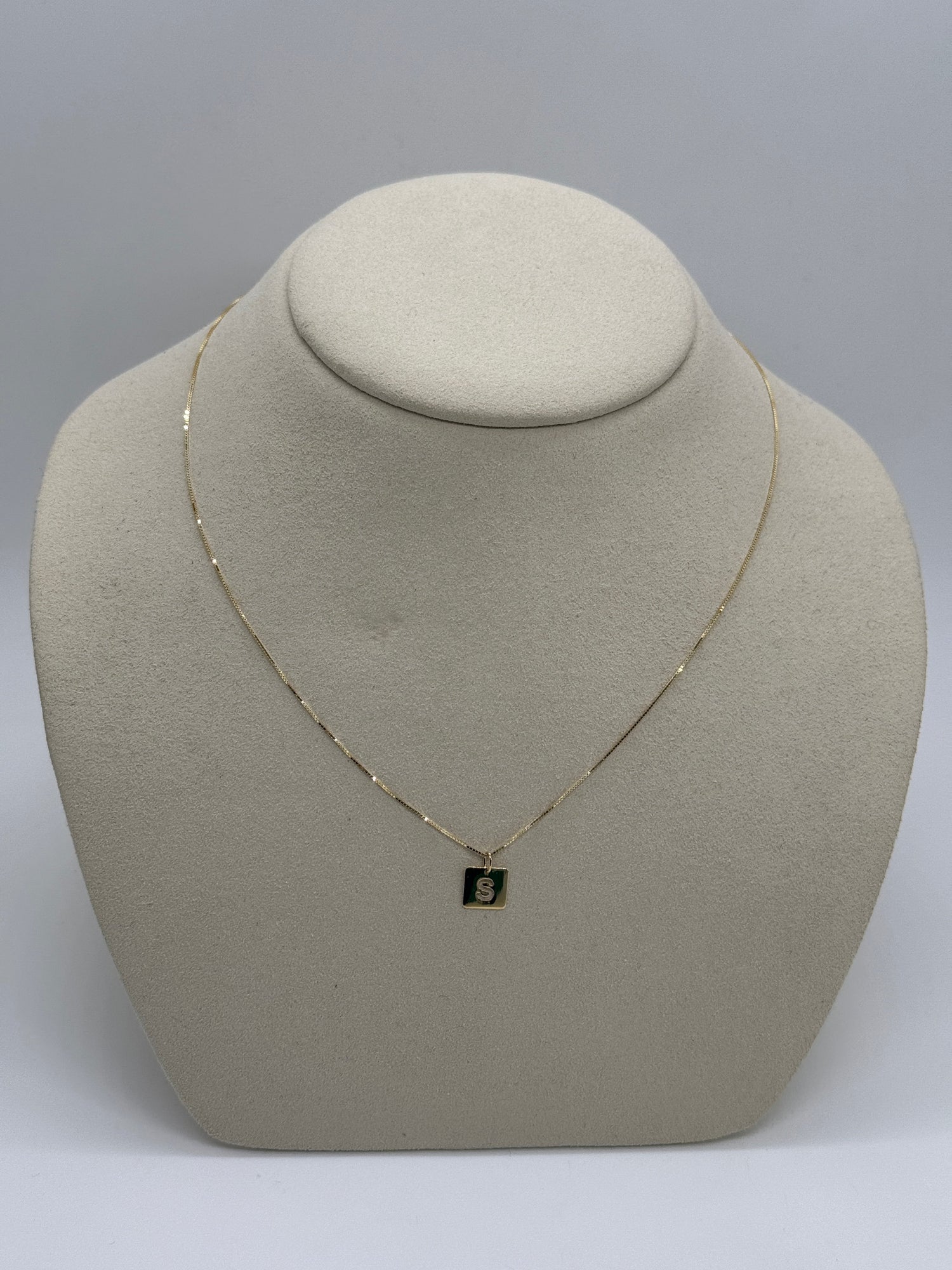 Cut Out Initial Tag Necklace | 10K Yellow Gold