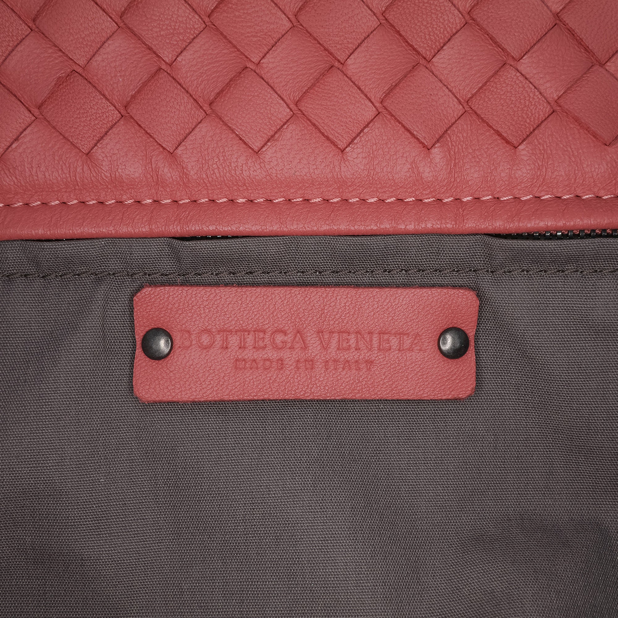 Bottega Veneta | Pre-Owned Medium Nappa Intrecciato Capri Tote | Red/Indian Red