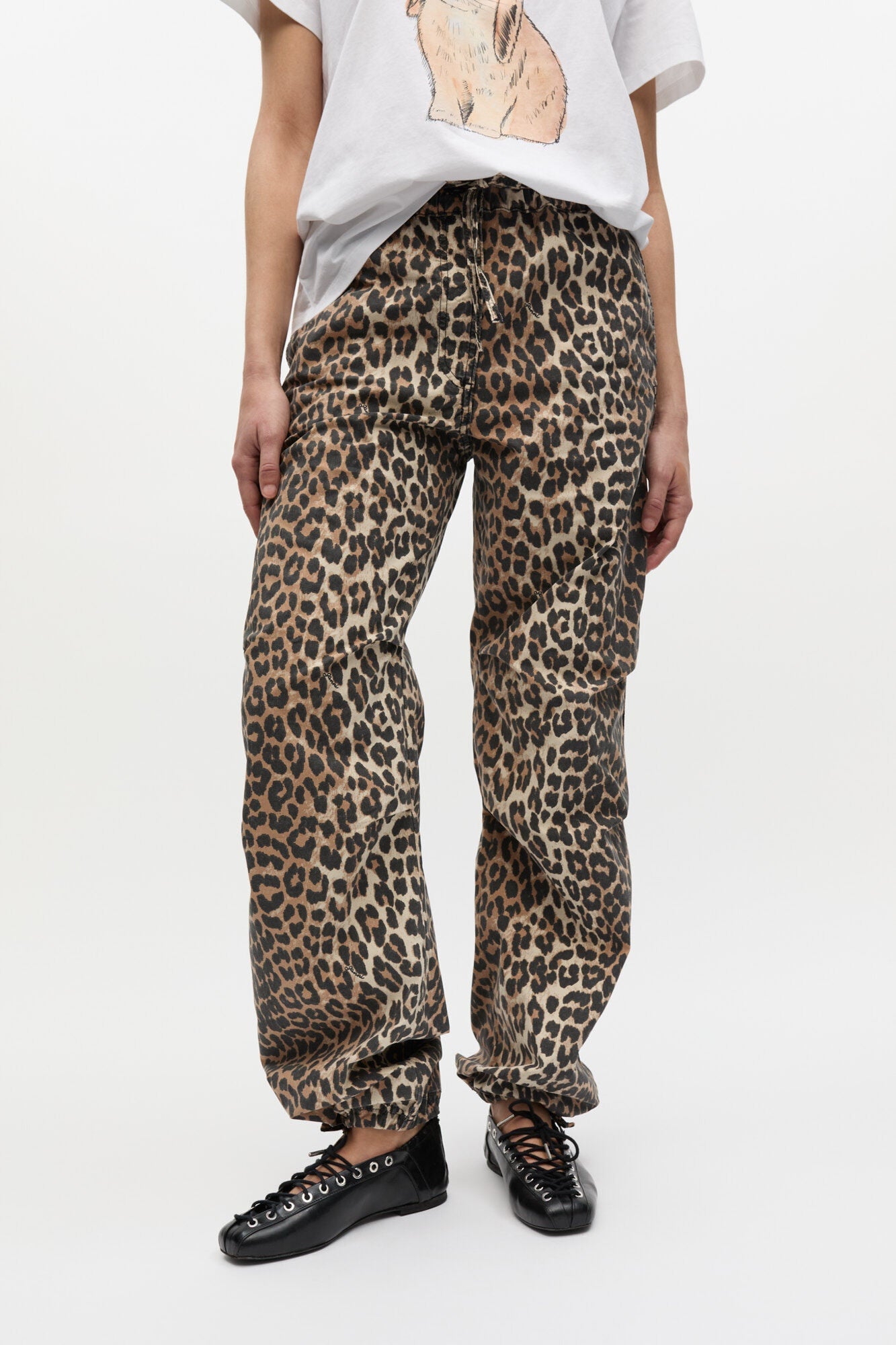 Trousers in Leopard Washed Cotton Canvas | Almond Milk