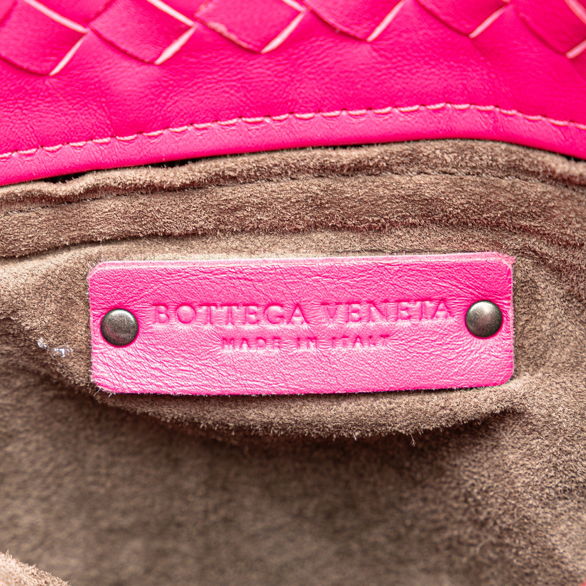 Bottega Veneta | Pre-Owned Nappa Intrecciato Bucket Bag - I | Pink/Hot Pink