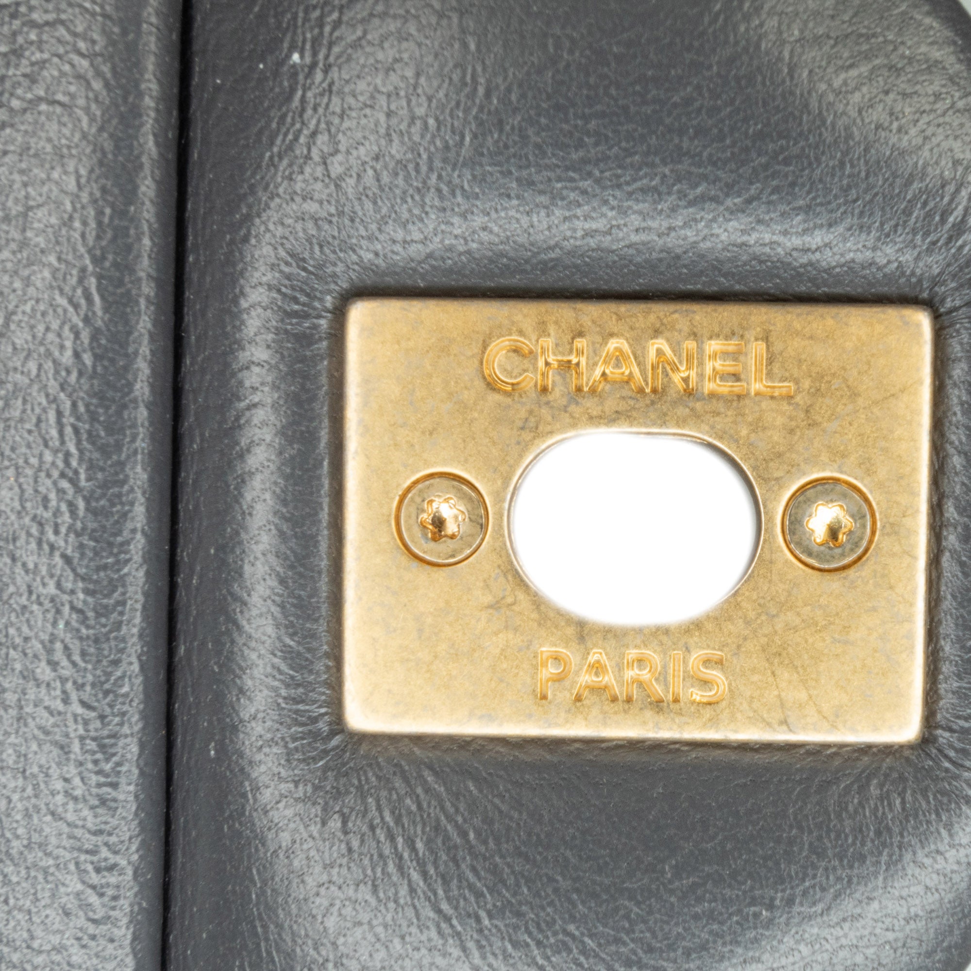 Chanel | Pre-Owned Mini Quilted Lambskin Crush on Chains Flap | Blue/Navy