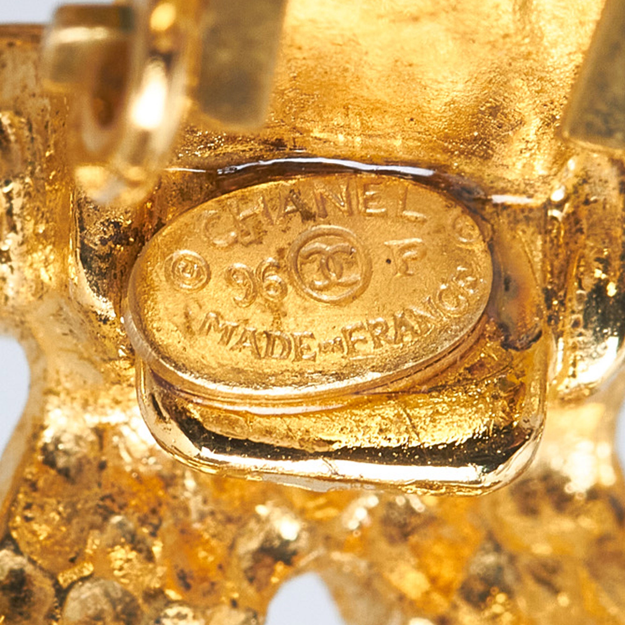 Chanel | Pre-Owned CC Drop Earrings | Gold