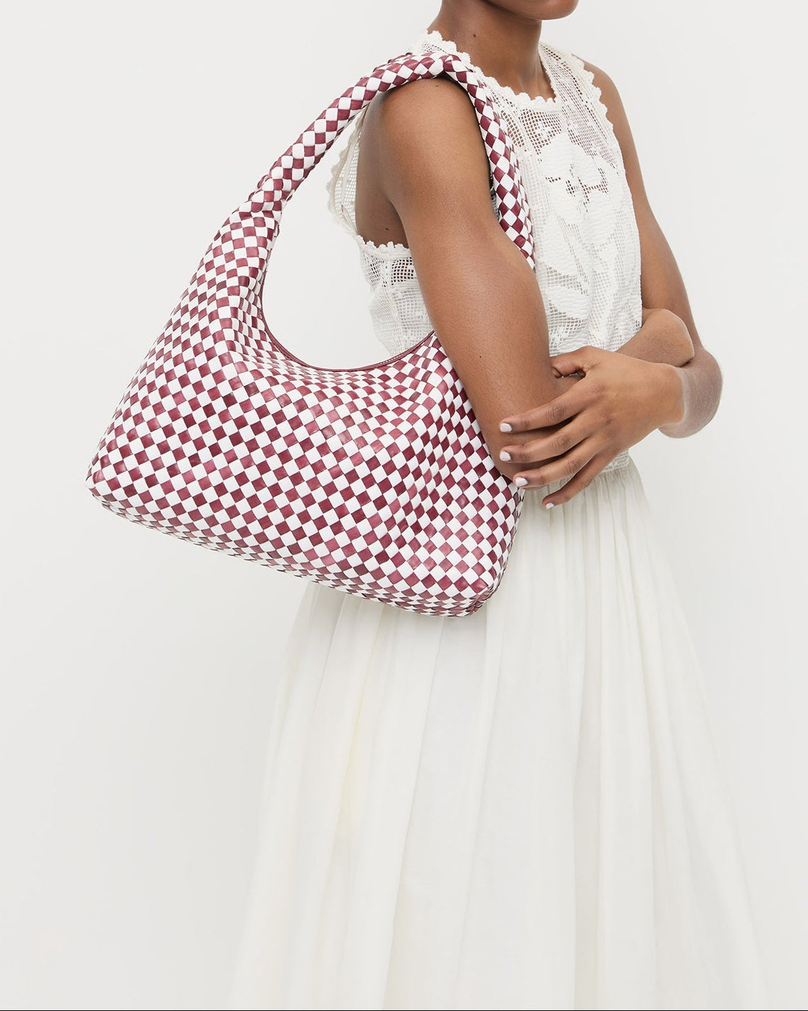 Color: Maroon/White
