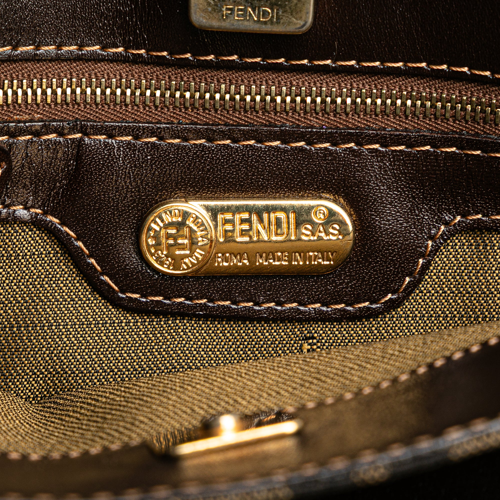 Fendi | Pre-Owned Zucca Canvas Shoulder Bag - I | Brown