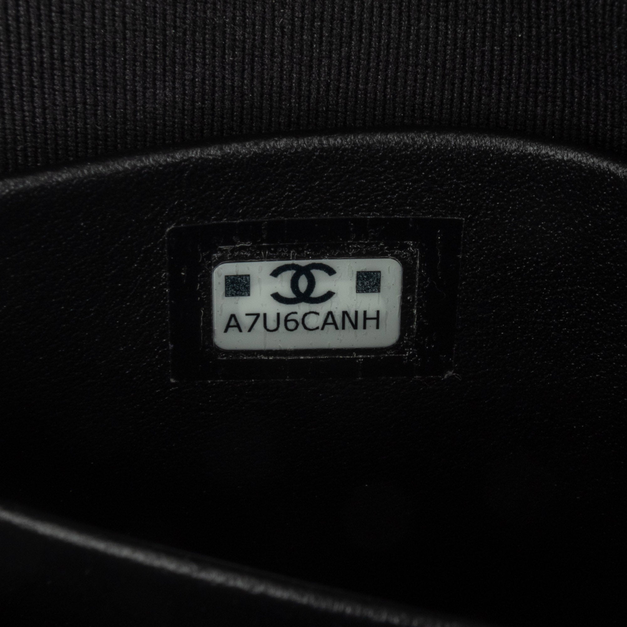 Chanel | Pre-Owned Mini CC Quilted Patent Leather Top Handle Clutch with Chain | Black