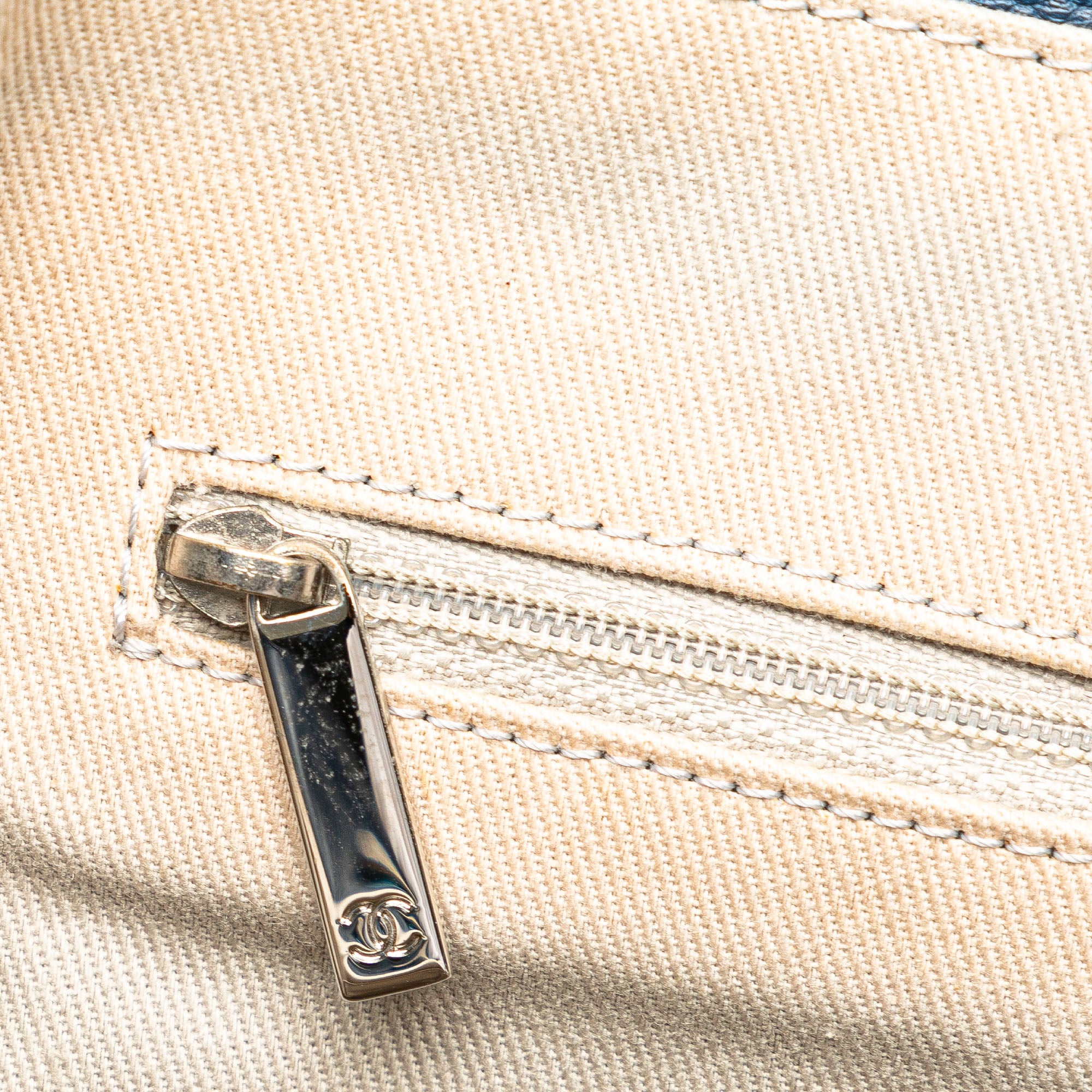 Chanel | Pre-Owned Medium Glazed Calfskin and Caviar Deauville Tote | Blue/Navy