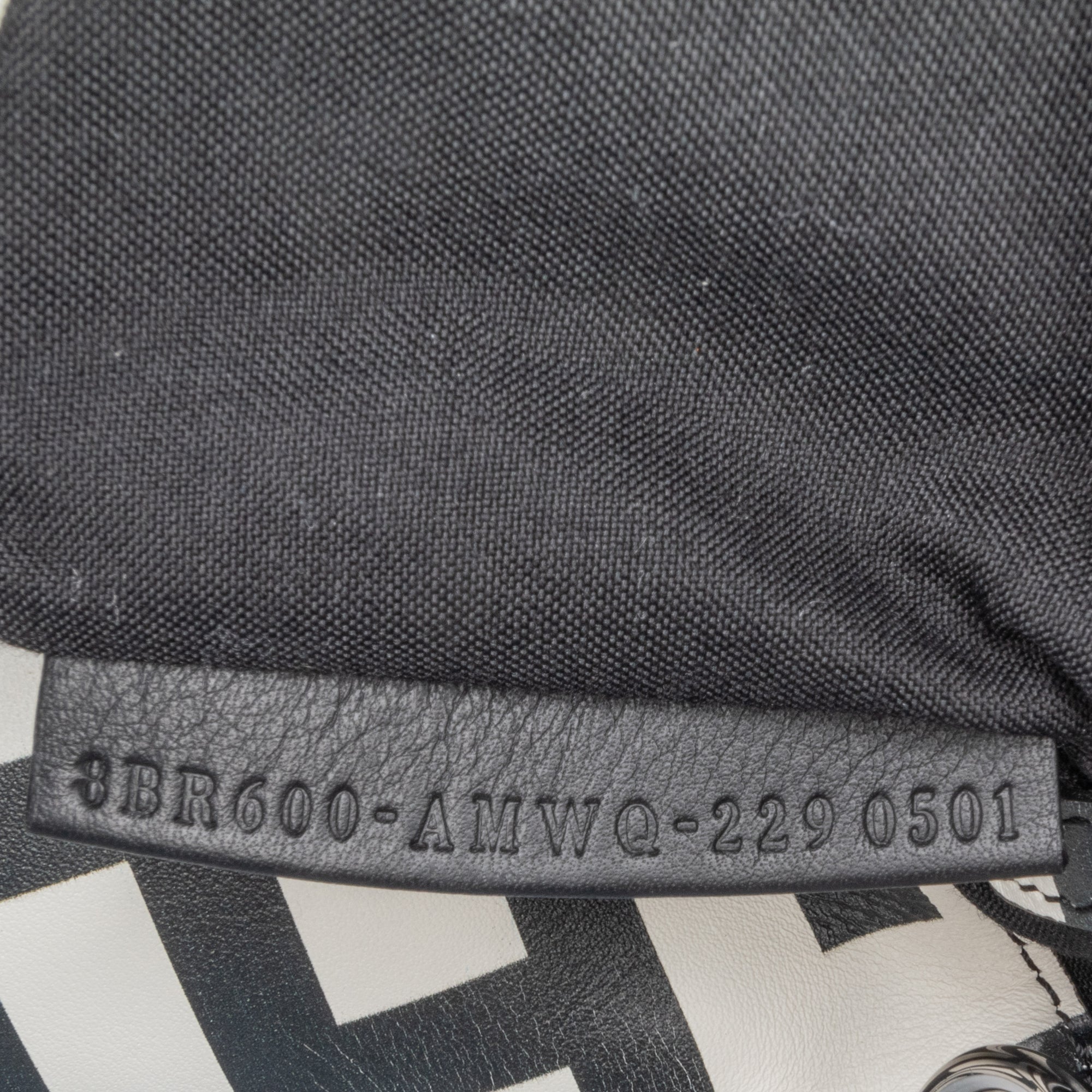 Fendi | Pre-Owned Marc Jacobs Nappa Vitello King Logo Print Baguette Phone Pouch Satchel | White