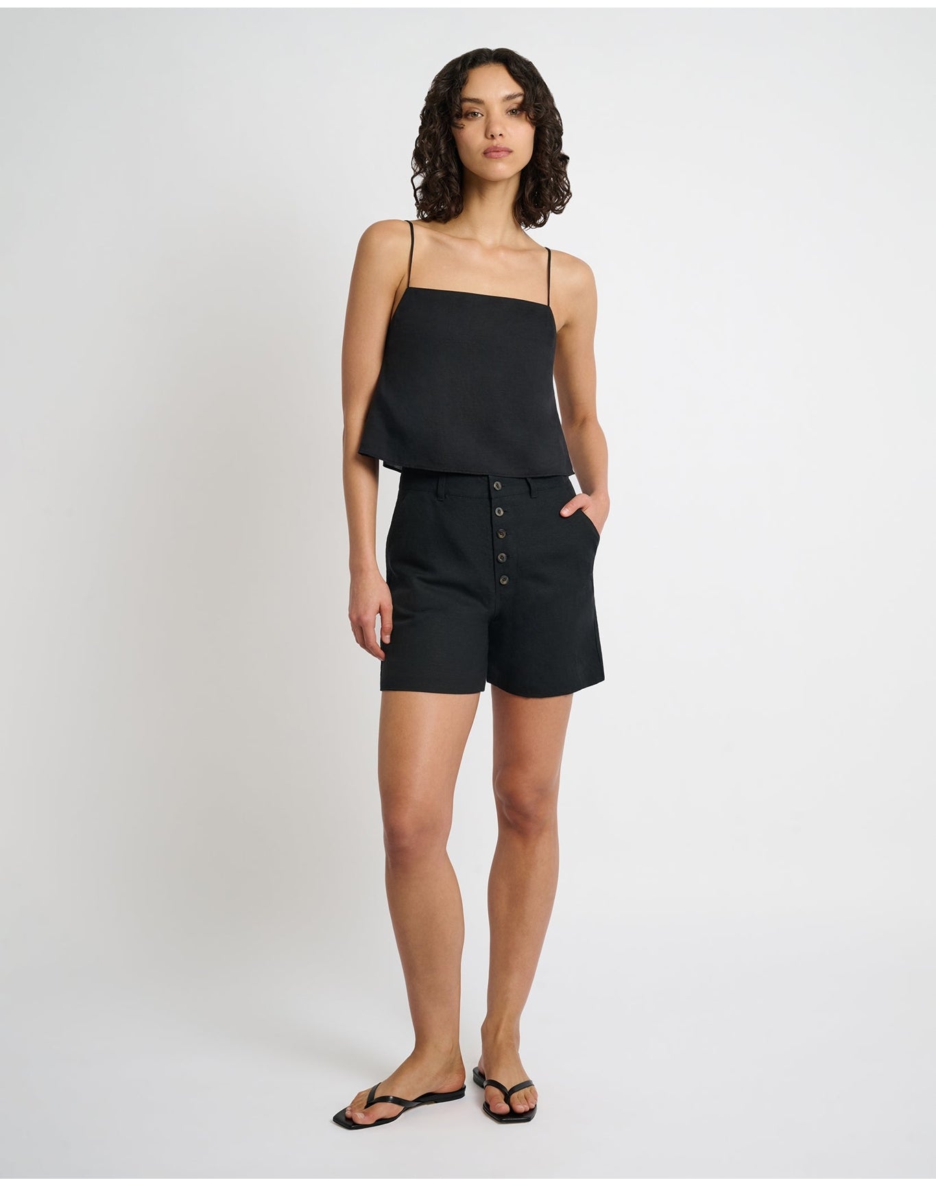 Women | Air Linen Boyfriend Short | Black