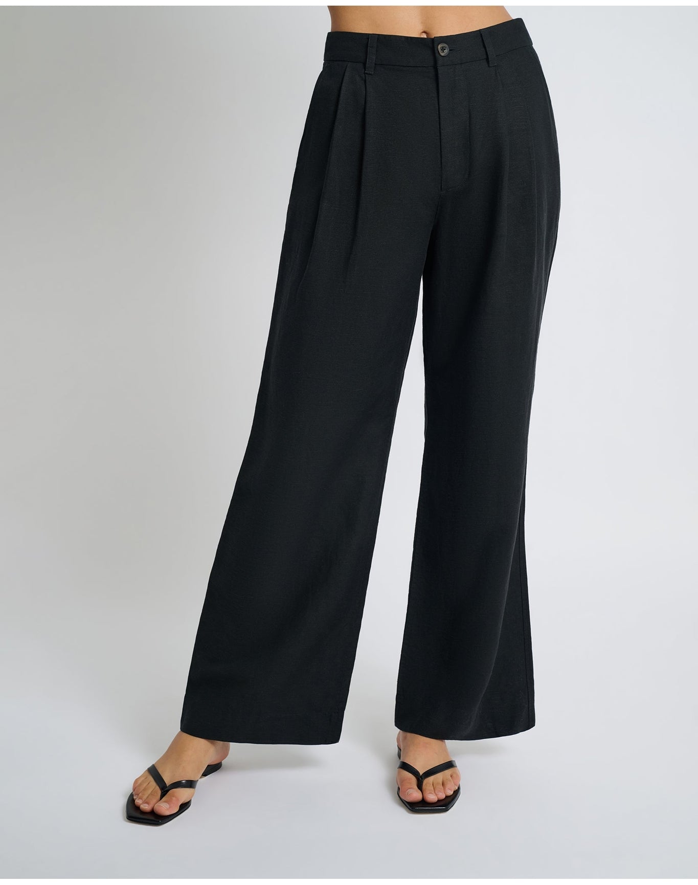 Women | Air Linen Pleated Trousers | Black