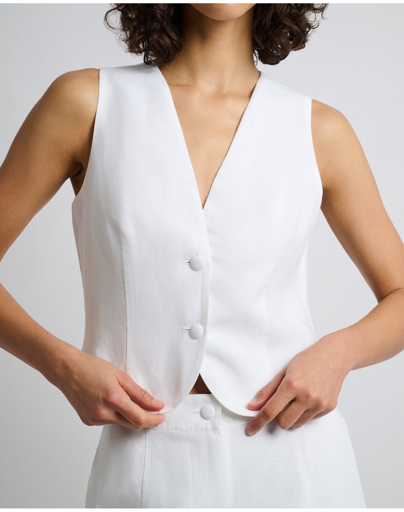 Women | Air Linen Relaxed Vest | White