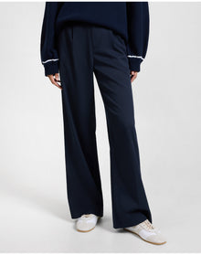 Women | Lyocell Pleated Trouser | Noir Navy