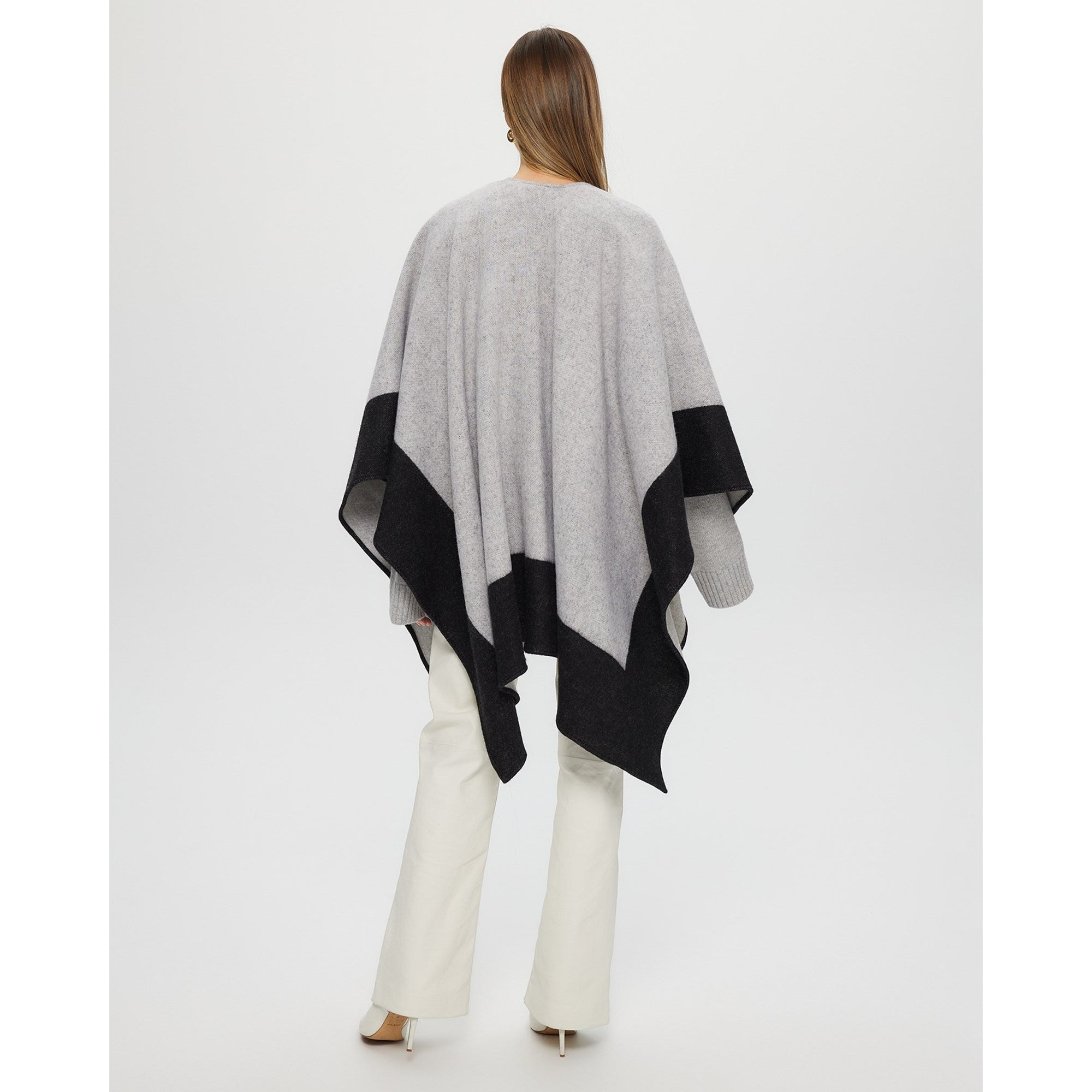 Women | Reversible Select Wool Cape | Black/Gray