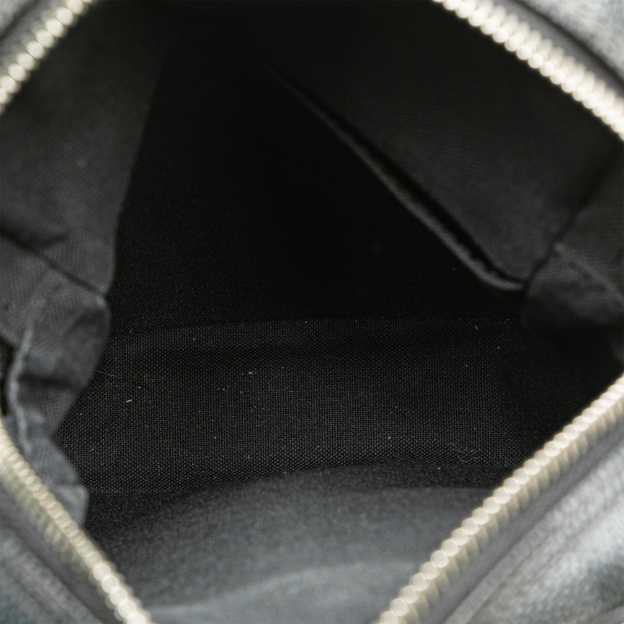 Louis Vuitton | Pre-Owned Damier Graphite Rem | Black