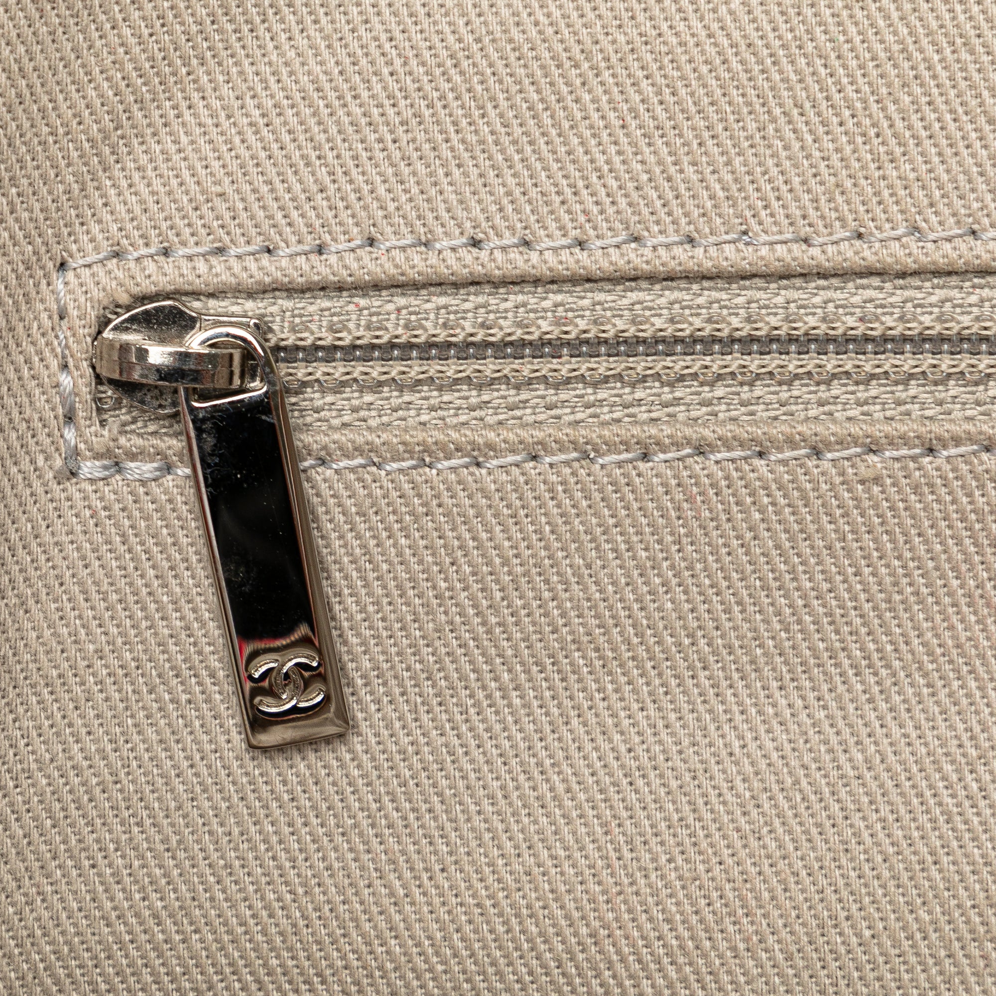 Chanel | Pre-Owned Jumbo Caviar Easy Flap Bag | Red