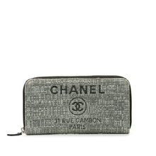 Chanel | Pre-Owned Tweed Deauville Continental Wallet | Gray