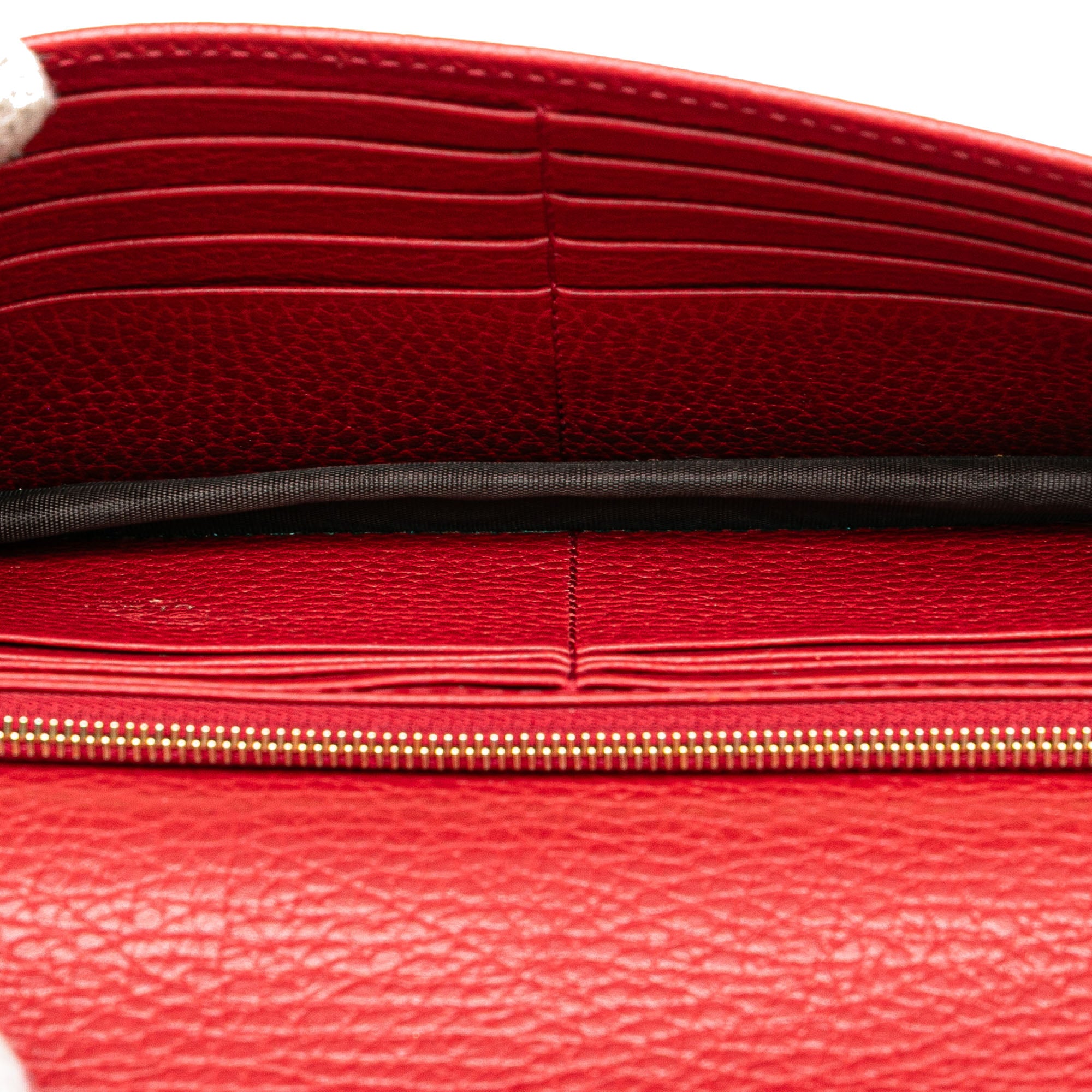 Gucci | Pre-Owned Leather Interlocking G Dollar Wallet on Chain | Red