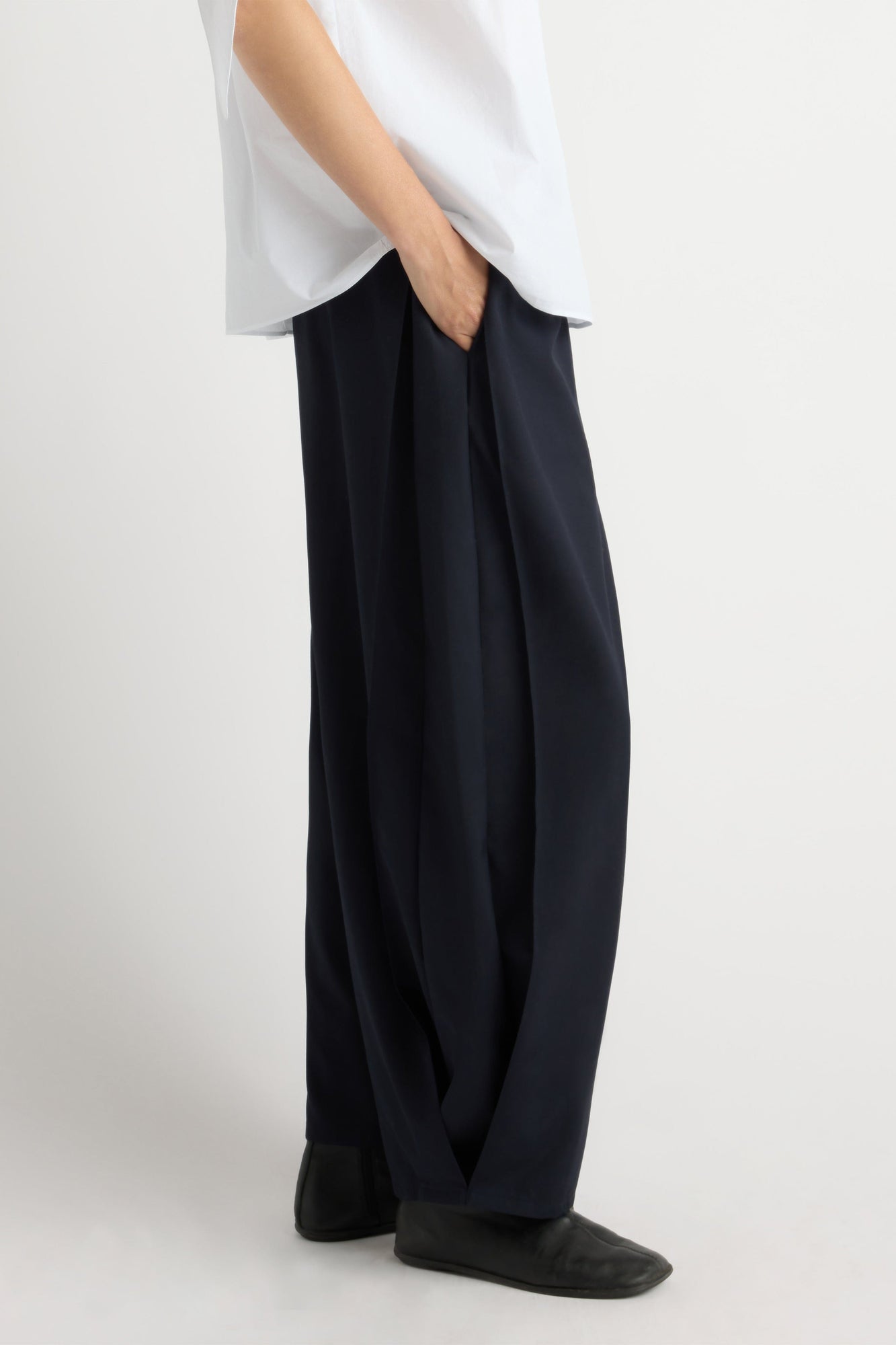 Mali | Anaya Side-Pleat Pant in Size Small