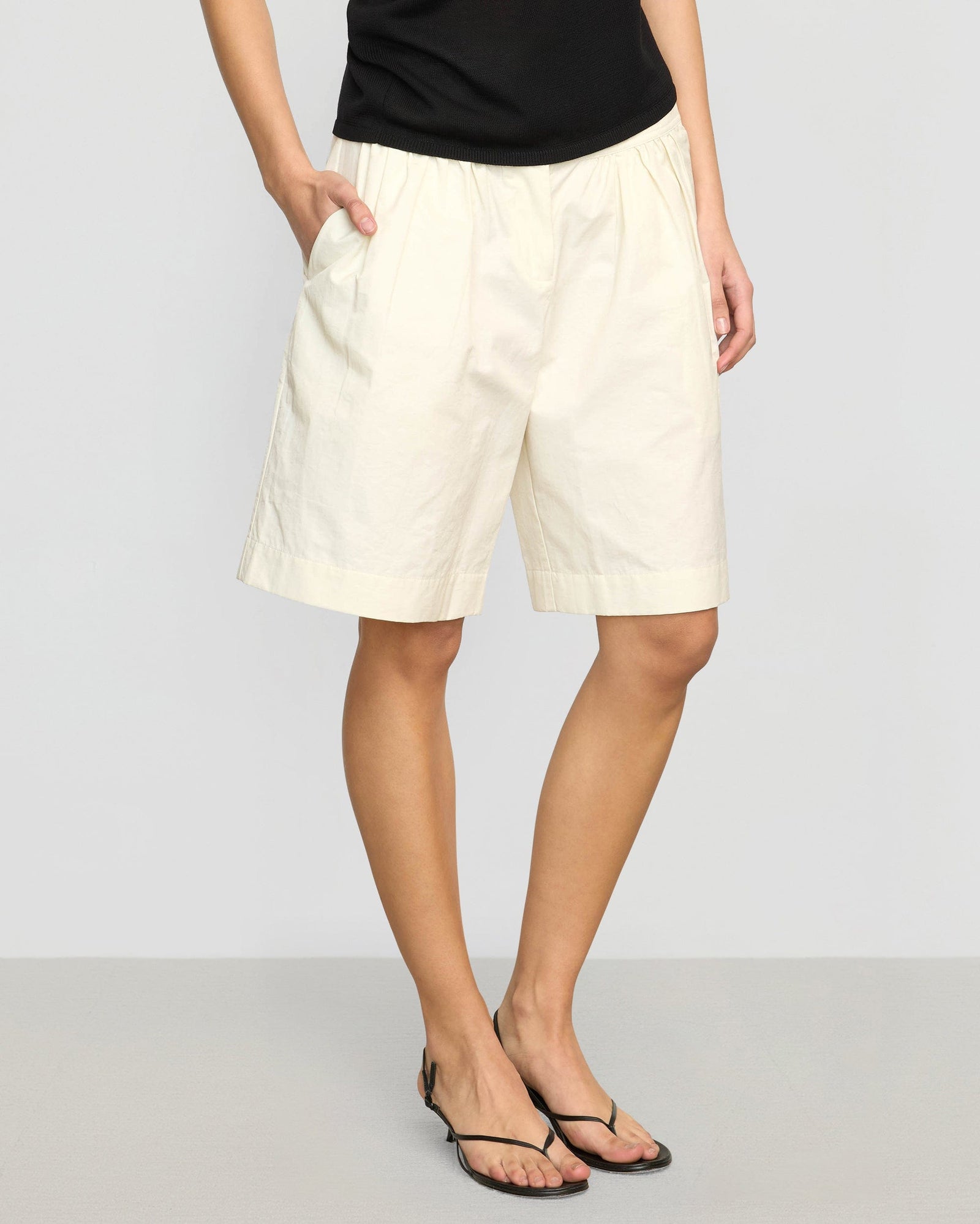 Olivia | Arlo Cotton Bermuda Short in Size Small