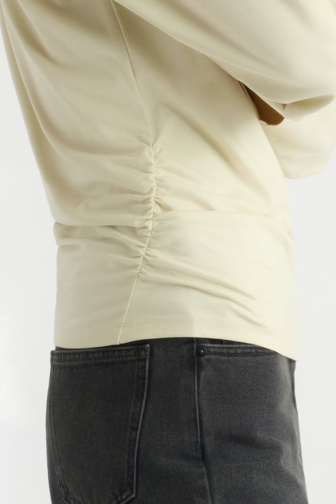 Mali | Letha Twisted-Hem Slit-Neck Tee in Size Small