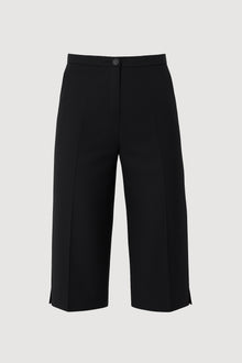 Renee | Lexi Tailored Capri Pant in Size Extra Small - Flat
