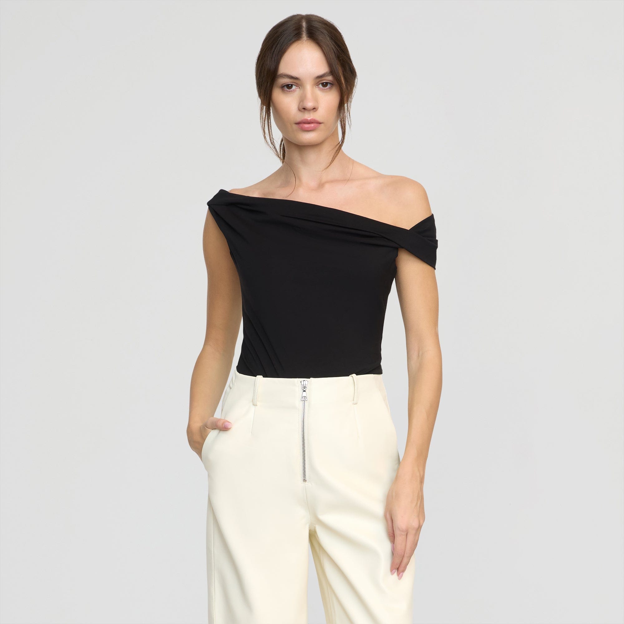 Mai Asymmetric Off-Shoulder Tee | Black