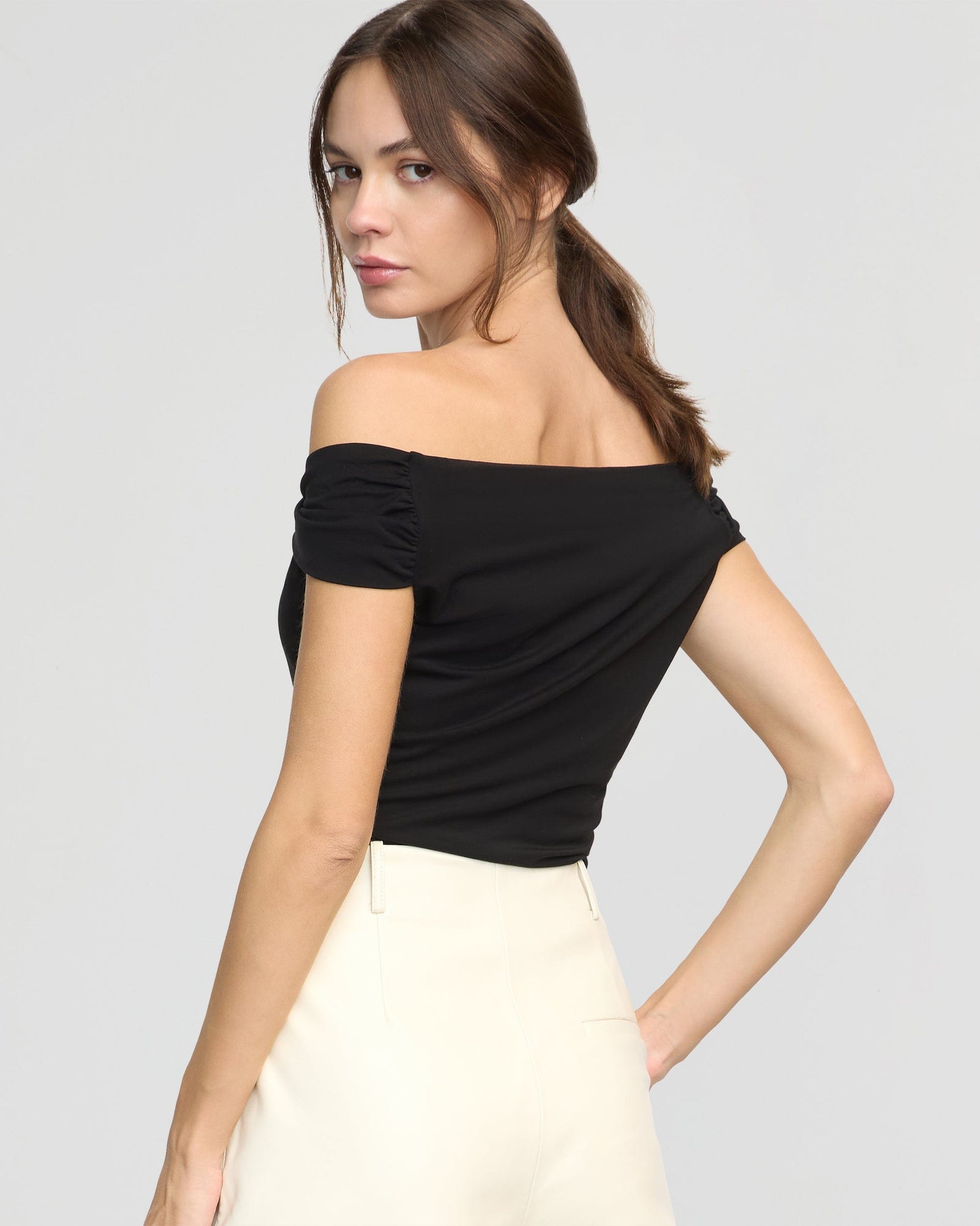 Beate | Mai Asymmetric Off-Shoulder Tee in Size Small