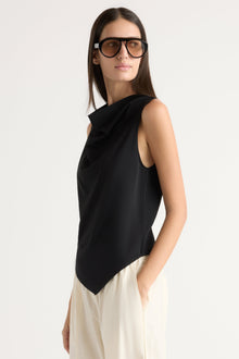 Karolina | Marjorie Asymmetric-Hem Tee in Size Extra Small