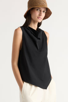 Karolina | Marjorie Asymmetric-Hem Tee in Size Extra Small