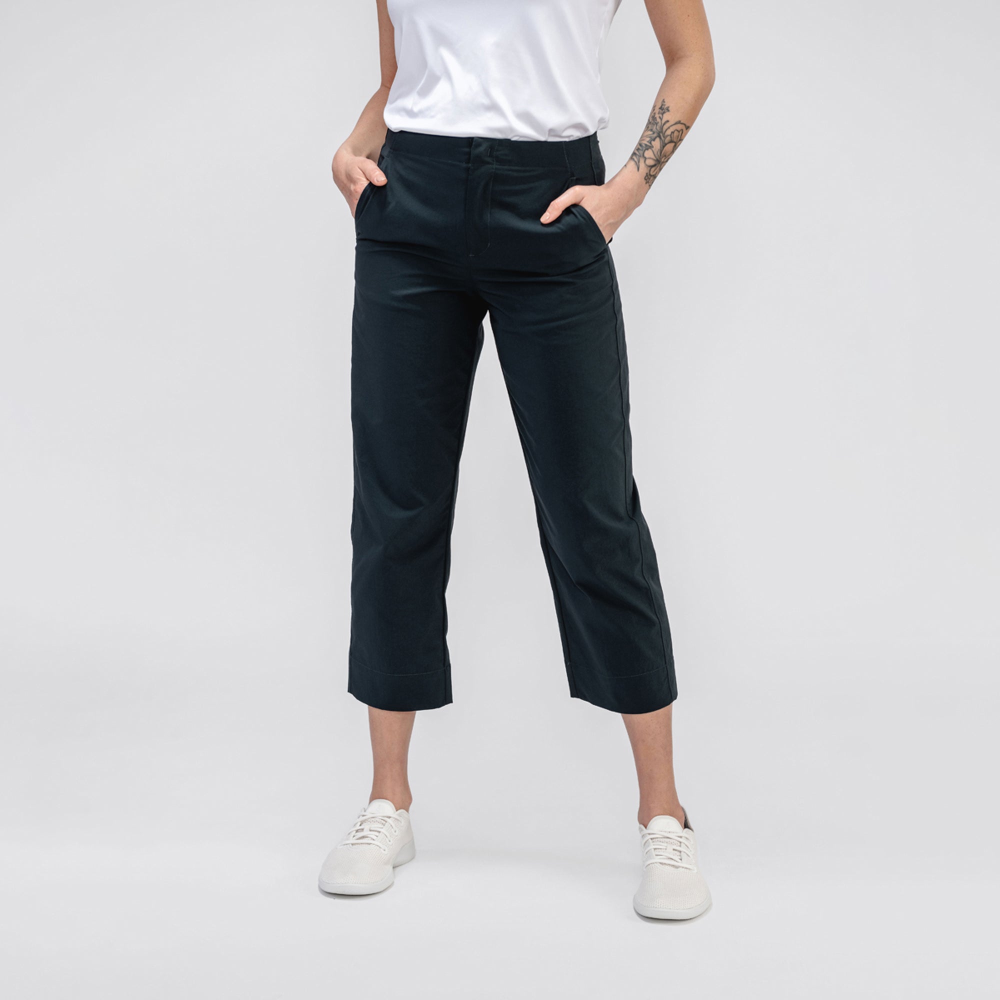 Women's Pace Poplin Cropped Chino - Navy