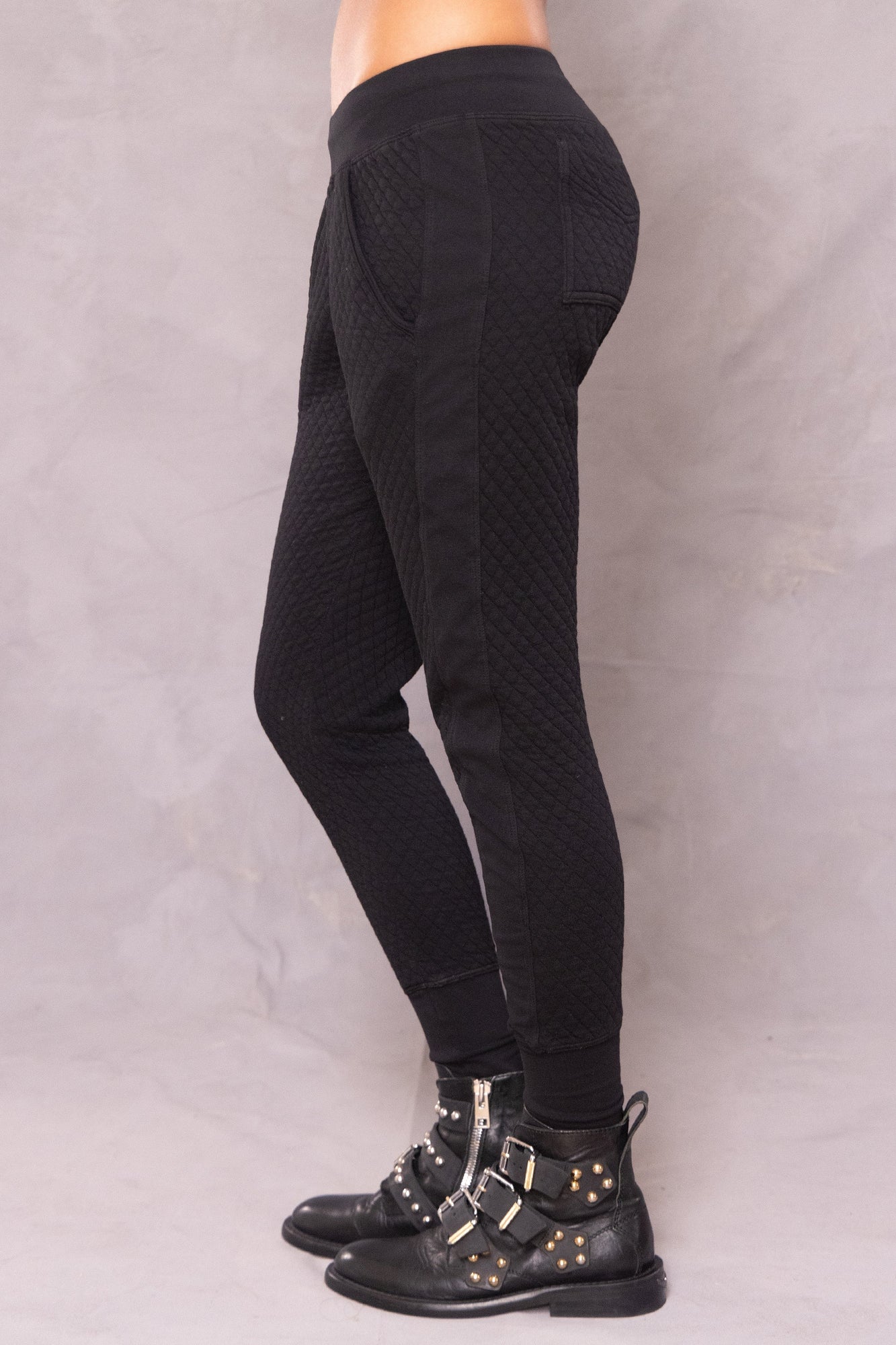 Women | Quilted Racer Jogger | Black